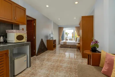 Estudio con vistas al mar — Kamala Dreams